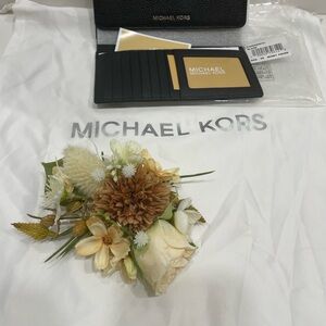 New wallet a Michael Kors